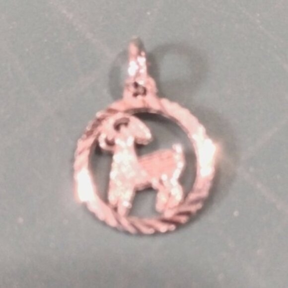Silver Zodiac Aries‎ Charm Pendant Approx 1/2' diameter - Picture 2 of 3